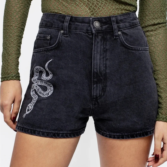 Disturbia Eden High Waist Shorts - Picture 4 of 5